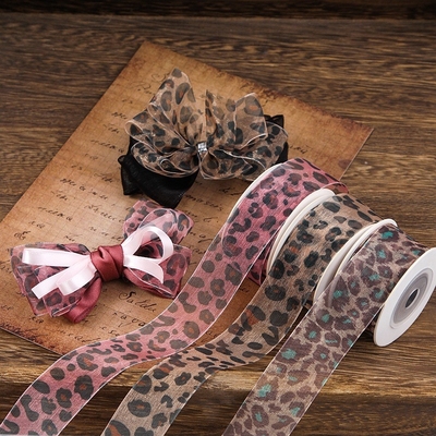 Un buen precio. Impresión de leopardo cinta de nieve DIY accesorios de pelo de arco hechos a mano cinta tejida sombrero de paja cordón de zapatos hacer accesorios caja de regalo cinta de embalaje en línea