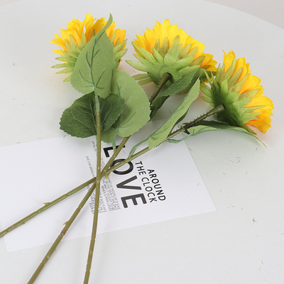 Un buen precio. Flor artificial de girasol, casa de girasol, decoración del salón del hotel, ramo de flores en línea