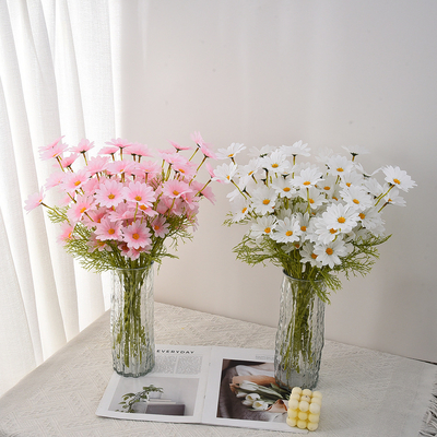 Un buen precio. Camomila, margaritas, flores artificiales, adornos de la sala de estar, decoración del hogar, accesorios fotográficos, ramos de bodas, flores artificiales en línea