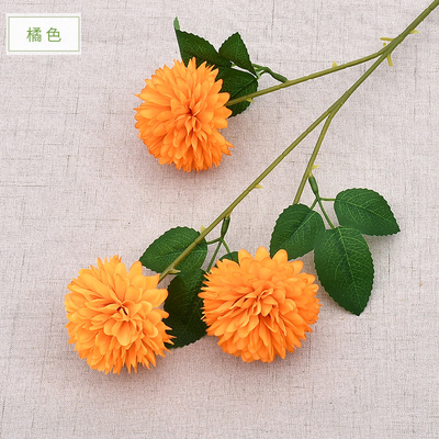 Un buen precio. Simulación de bola de tres cabezas Crisantemo Flor falsa hortensias Flor artificial tenis de mesa Crisantemo boda Decoración del hogar Simulación de hortensias Bouquet en línea