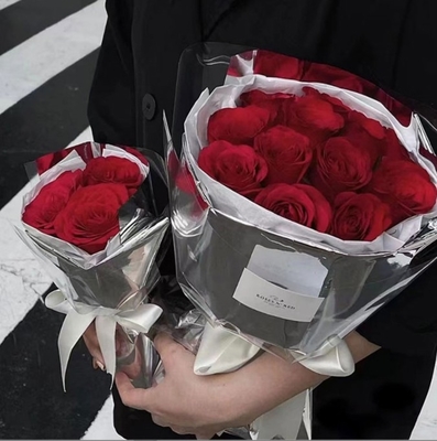 Un buen precio. Papel de envoltura de flores acabado en espejo, papel brillante plateado, celofán espesado impermeable, materiales de bricolaje para ramos y regalos de floristería en línea