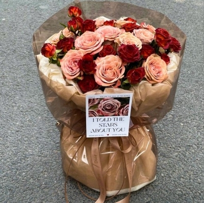 Un buen precio. Película de gelatina de color, ramos de flores de celofán de cristal transparente, papel de envoltura de flores frescas, película OPP, material de envoltura de arte floral resistente al agua en línea
