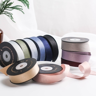Un buen precio. Cinturón de copo de nieve con patrón mate Accesorios para el cabello con arco DIY Embalaje de bouquet Cinturón de terciopelo Accesorios para ropa Cinturón de terciopelo de doble cara en línea