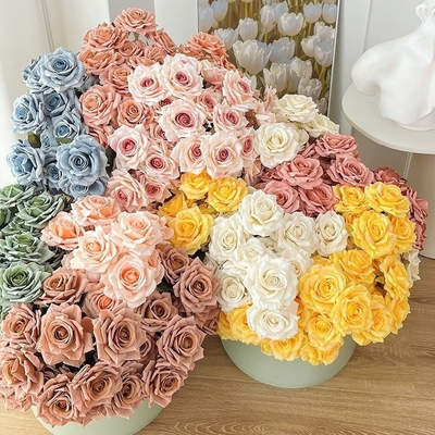 Un buen precio. Flor simulada de 7 cabezas Capuchino Flor de seda Simulado rosa paquete Rosa boda flor falsa Flor de decoración flor simulada flor falsa en línea