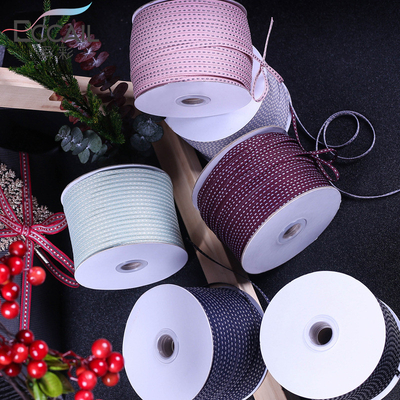 Un buen precio. Accesorios para el cabello de bricolaje, materiales de embalaje de flores, cintas, ropa, sombreros, zapatos, arcos en línea