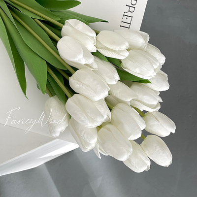 Un buen precio. Bouquet simulado con toque hidratante, arreglo de flores de tulipán de alta gama, decoración de pastel de la sala de estar, decoración de flores falsas, flores secas en línea