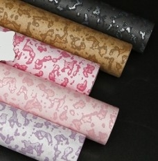 Un buen precio. 57*57cm Papel de embalaje de flores de patrón de leopardo para ramos de San Valentín dulces y picantes en línea