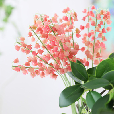 Un buen precio. Simulación de una flor de caucho blando, campamento, pequeña campana colgante, lirio del valle, pequeño ramo, flor falsa, flor de campana de viento, accesorio de fotografía de bodas. en línea