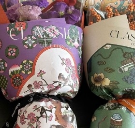 Un buen precio. Estilo Palacio Clásico Arreglo de flores pictóricas Papel de embalaje de flores en línea