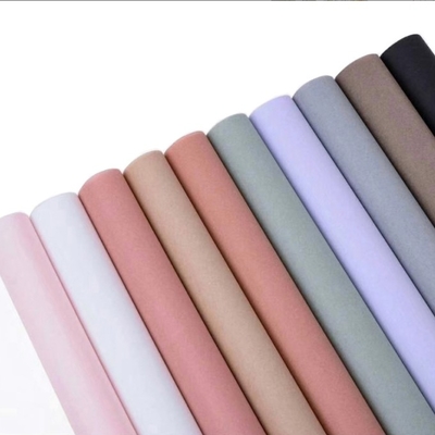 Un buen precio. Papel de jerry, papel de envoltura de flores, materiales florales de bricolaje, papel de revestimiento interior, papel de envoltura de ramos de rosas coreanos de color sólido en línea