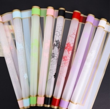Un buen precio. Papel de embalaje de flores a prueba de agua Papel de embalaje de floristería BOPP Papel de embalaje de ramos para el espacio de rosas en línea