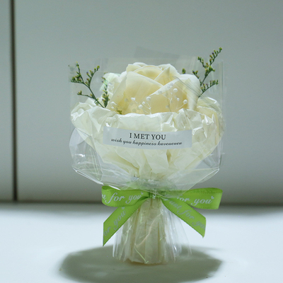Un buen precio. Mini bolsillo de estilo INS encuentran pequeño ramo de rosas para cumpleaños, el Día de San Valentín, y el Día de la Mujer regalos en línea