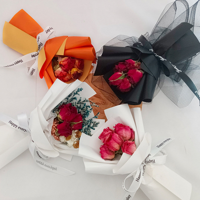 Un buen precio. INS Estilo creativo Mini Bouquet Natural rosas rojas Flores secas Fiesta de bodas Regalo 520 Amor Día del Pueblo souvenir en línea
