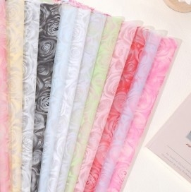 Un buen precio. Papel de embalaje de flores impermeable para la belleza de la rosa Papel de envoltura para floristas en línea