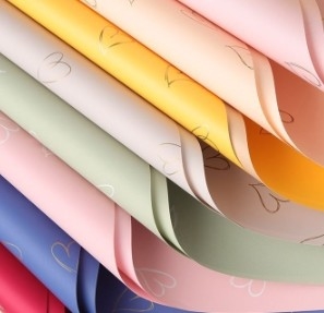 Un buen precio. Papel de envoltura de flores a prueba de agua para el tiempo de envío 30-45 días en línea