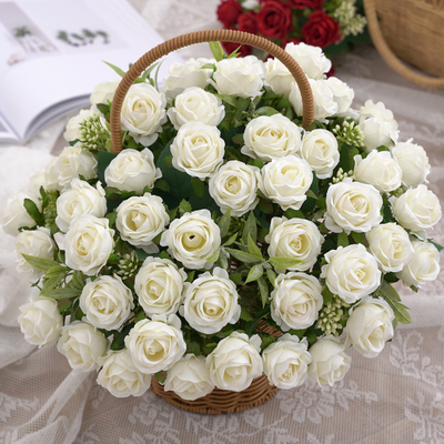Un buen precio. Pequeñas rosas flores artificiales, flores falsas, materiales de boda, decoración de escritorio en casa, accesorios de fotografía en línea