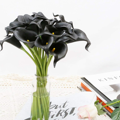 Un buen precio. Ventas directas de fábrica de mini lirios de calla de PU, flores artificiales, venta al por mayor de flores de decoración para el hogar de calidad para bodas y festivales en línea