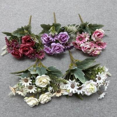 Un buen precio. Esquina simulada rosa crisantemo combinación paquete flor de seda hogar sala de estar hotel fotografía de bodas adorno de prop en línea