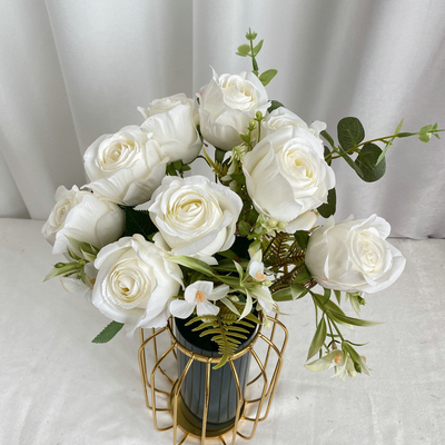 Un buen precio. Tejido recubierto 11 tenedor rosa de Milán novia de boda que sostiene un ramo de flores en línea