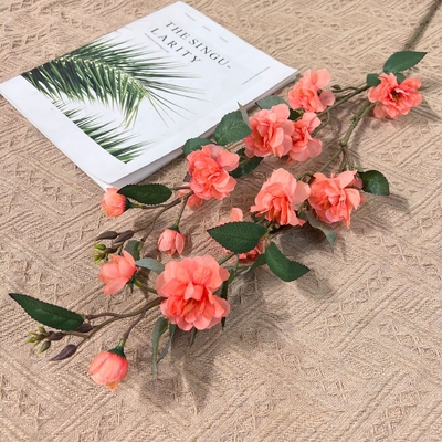 Un buen precio. Simulación de 2 ramas de camellia de montaña Italuo, arte floral de seda, camellia de varias cabezas, decoración del salón de bodas, flores en pie en el suelo en línea