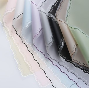 Un buen precio. Papel de envoltura de flores de moda BOPP con jelly, encaje mate, perfecto para envolver en línea