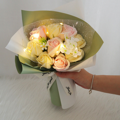 Un buen precio. Rosas de regalo creativas transfronterizas, ramos de mano, Día de San Valentín, Festival Qixi, Día de la Madre, regalos de cumpleaños, jabón y venta al por mayor de flores en línea