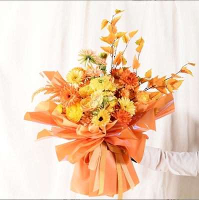 Un buen precio. Papel de envoltura de floristería de moda para el embalaje de ramos Papel de color de hierro y colorido en línea