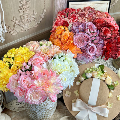 Un buen precio. 16 Combinación de cabezas Simulación de ramo de mano Flores falsas Salón de bodas Decoración del hogar Fotografía paisajística Requisitos Ornamento de arreglos florales en línea