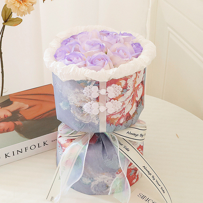 Un buen precio. Los ramos de flores de jabón de estilo cheongsam retro, flores artificiales y flores eternas son prácticos para regalar a compañeros de clase durante la temporada de graduación y a su novia en el Día de San Valentín en línea