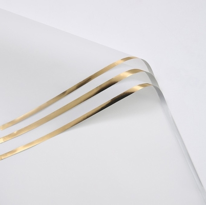 Un buen precio. Papel de envoltura de flores de película de gelatina de borde dorado 58*58cm Semitransparente Tiempo de envío 30-45 días para el material de embalaje del ramo en línea