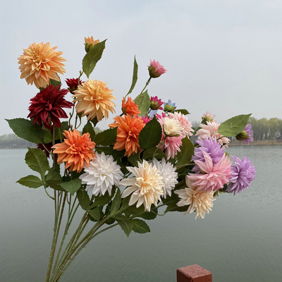 Buquete de flores espléndidas simuladas, flores falsas, decoraciones florales artificiales, plantas para arreglos florales de bodas