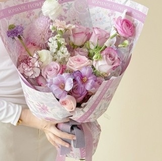 Un buen precio. Embalaje de flores frescas en papel de Kraft Party DIY Arreglo floral para flores de floración regular en línea