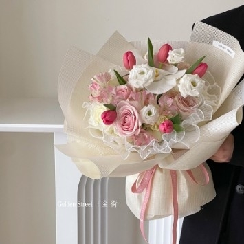 Un buen precio. Papel de regalo floral crema repujado Papel especial impermeable en línea