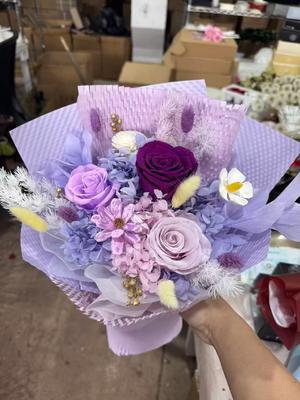 Un buen precio. Preserved flower rose romantic bouquet Valentine's Day gift en línea