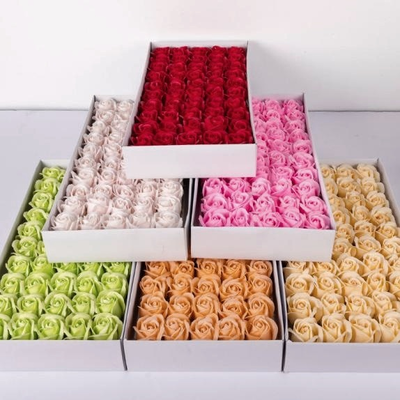 Un buen precio. Cabezas de rosas de flores de jabón de tres capas, rosas artificiales perfumadas hechas a mano para el Día de San Valentín, el Día de la Madre, la boda y la decoración del hogar en línea