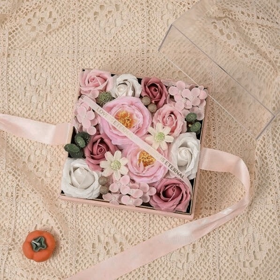 Un buen precio. Ramo de rosas de flores de jabón Forever hecho a mano de lujo en caja acrílica, elegante regalo de flores de jabón perfumado para el día de San Valentín, Navidad y cumpleaños en línea
