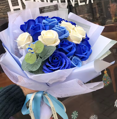 Un buen precio. Ramo hecho a mano de rosas artificiales, flor de jabón para el Día de San Valentín, regalo de cumpleaños creativo en línea