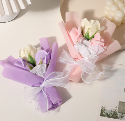 Un buen precio. Venta al por mayor de jabón perfumado artesanal Bouquet de flores rosa inmortal flores eternas para el día de la madre regalo de la fiesta de bodas del día de San Valentín en línea
