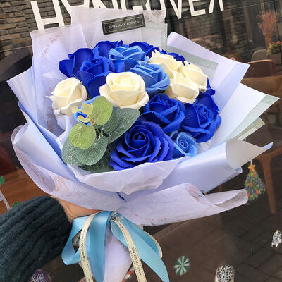 Un buen precio. Hermoso y práctico regalo de boda reciclable Bouquet de flores Decoración del hogar jabón artificial rosa Bouquet regalo día de San Valentín en línea