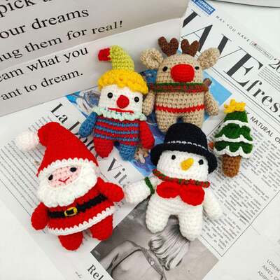 Un buen precio. Hombre de nieve hecho a mano Renos Santa Claus Árbol Juguete de punto Crochet Muñeca de Navidad Amigurumi Juguetes de punto de Navidad en línea