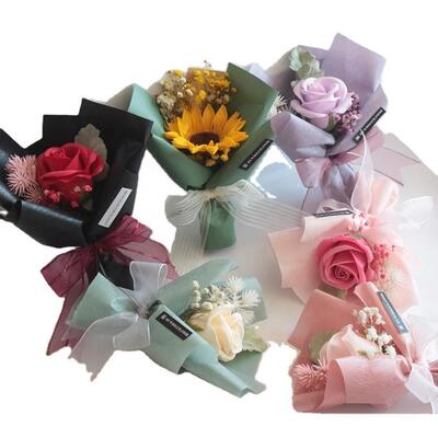 Un buen precio. Regalos para eventos Bouquets de flores de clavel de rosa Mini Bouquet de flores de jabón con bolsa de regalo en línea